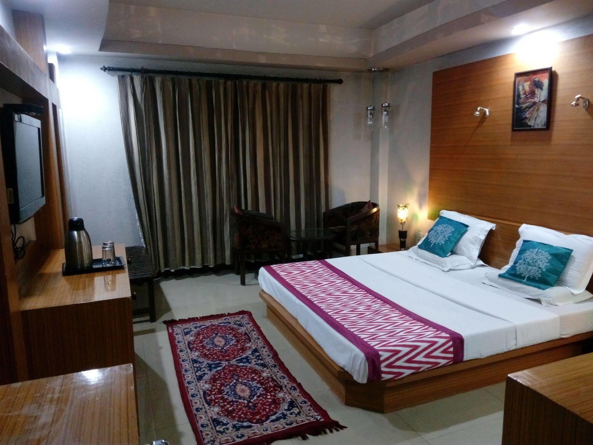 Hotel Snow Princess Manāli Extérieur photo