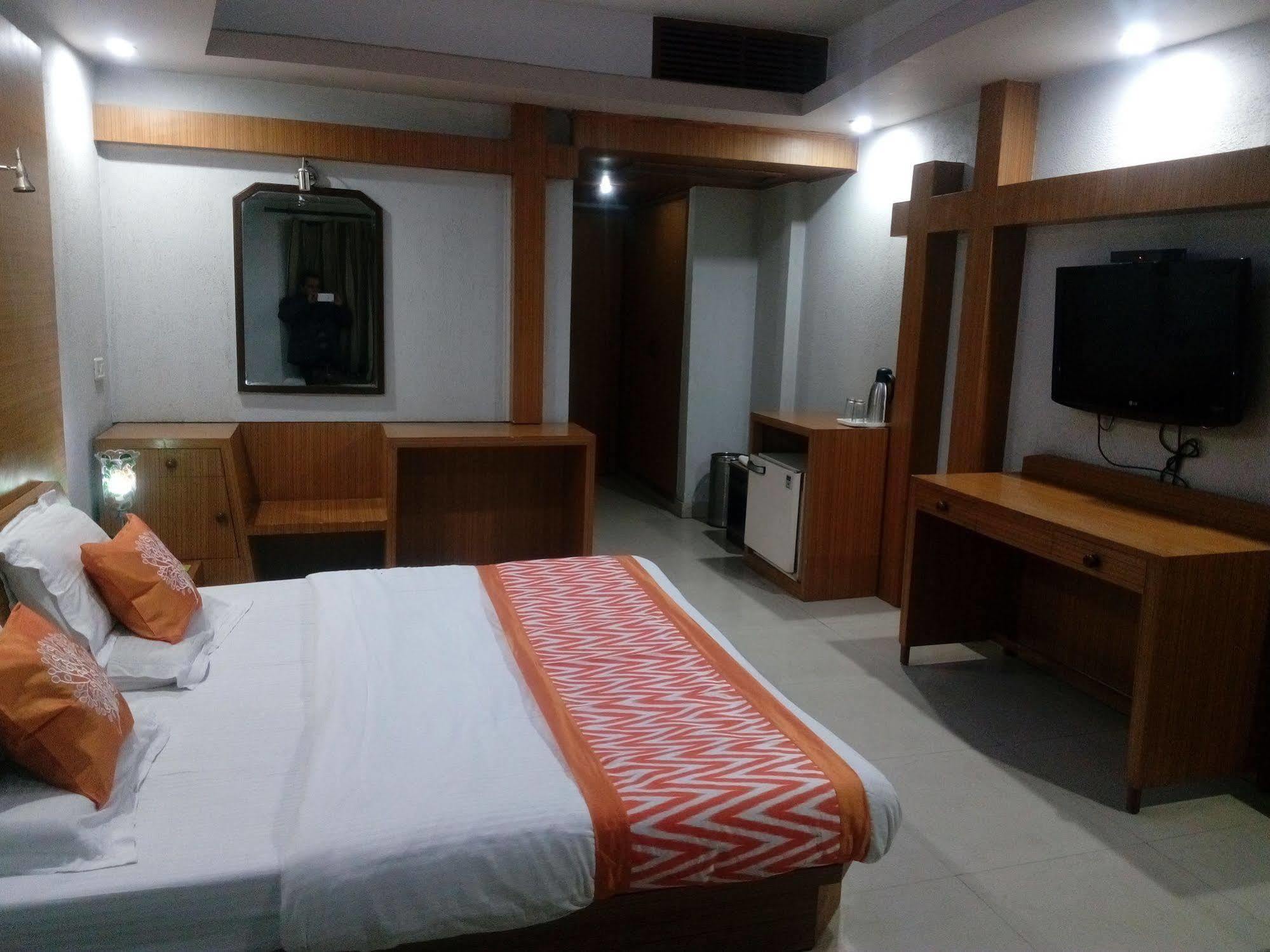 Hotel Snow Princess Manāli Extérieur photo